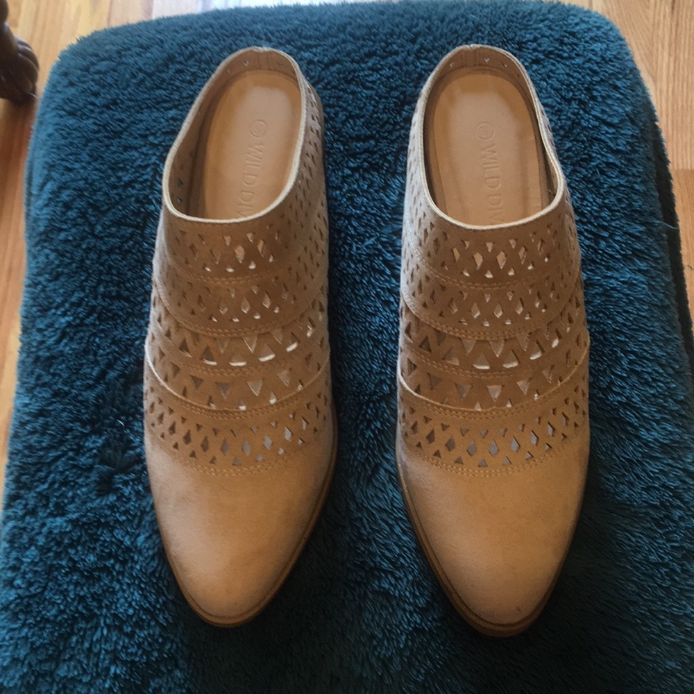 Off white lattice Clogs